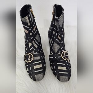 Bleacher & Bond Lacey Ankle Boots. Mult color size 8.